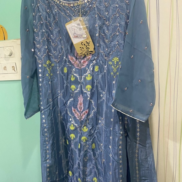 Wishful Kurta ! Deep grey colour ! New with tags ! - Picture 6 of 7